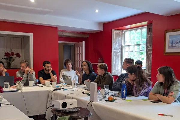 uk_sept_25.jpg [airtable:attSzhTYOwImI2pgV]